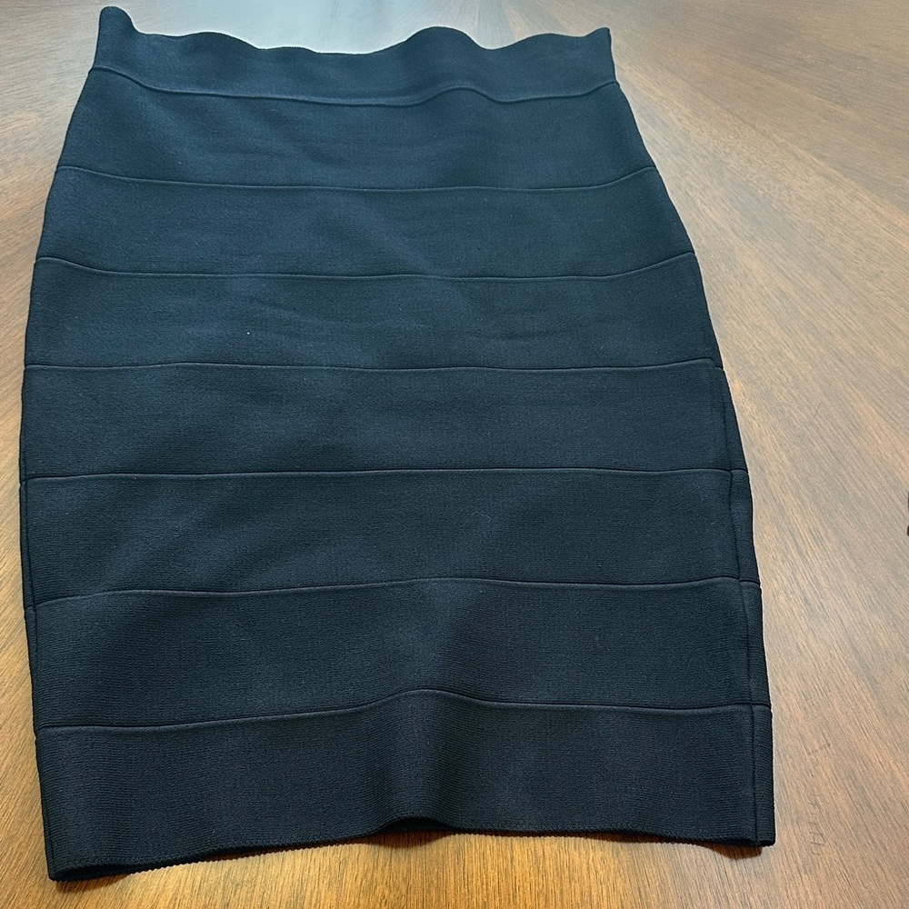 Romeo & Juliet Couture Black Women's Bandage Skirt, Stretchy, Mini, Size S - Picture 2 of 12